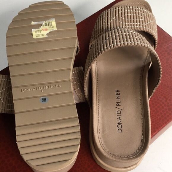 New In Box Donald Pliner Leather Sandals Size 6.5 - Picture 8 of 8